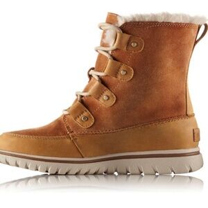 Sorel Women's Cozy Joan Boots like new tan boots size 9.5 waterproof lace boots‍